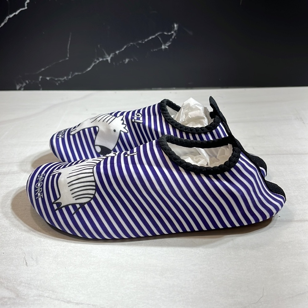 Unbranded Kid’s Water Shoes Purple/White sz 12/13 - Picture 2 of 7